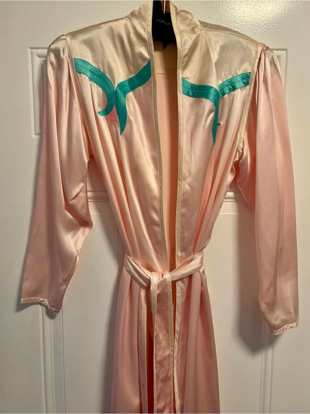 VTG Saks Fifth Avenue Pink SILK Robe with Teal Appliqué Small New without Tags